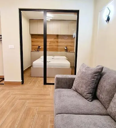 2v1 - Center 2 Appartement Tirana